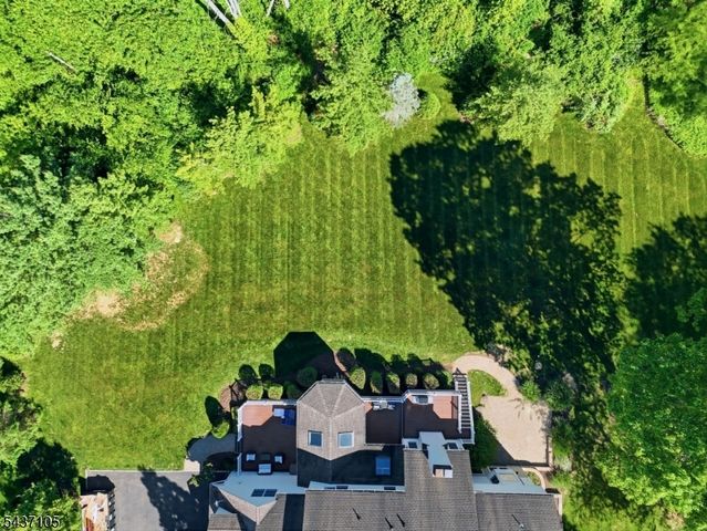 13 Hunters Trl, Chester Twp., NJ 07930