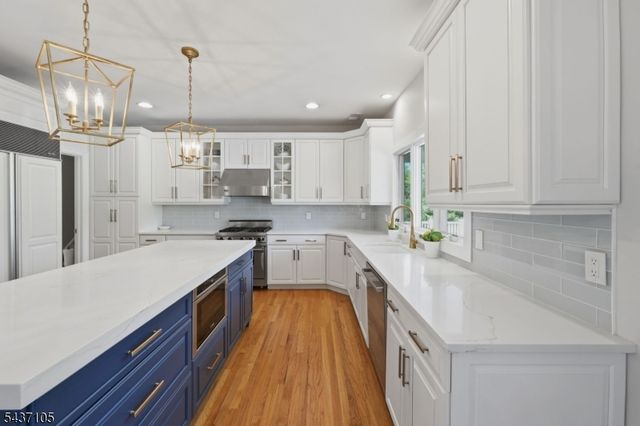 13 Hunters Trl, Chester Twp., NJ 07930
