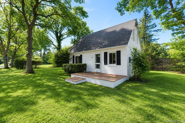 60 Morris Avenue, Farmingville, NY 11738