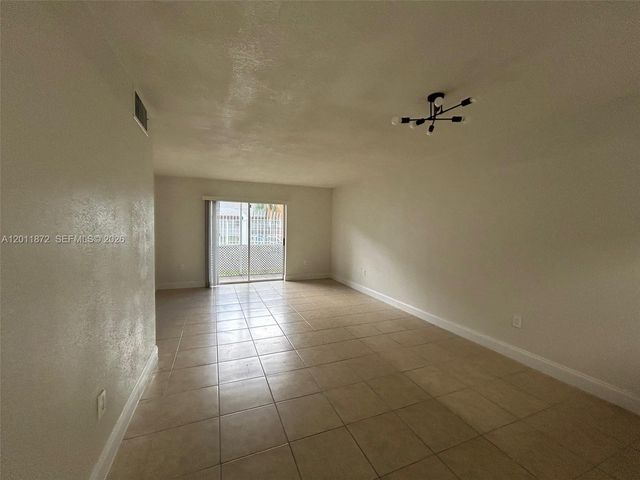 19825 SW 114th Ave 124-5, Miami, FL 33157
