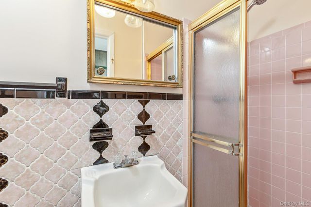 23 Village Lane, Hauppauge, NY 11788