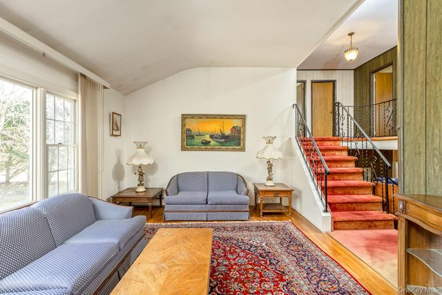 23 Village Lane, Hauppauge, NY 11788