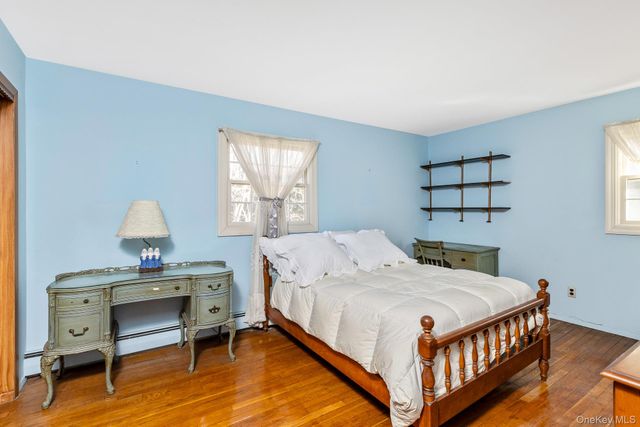 23 Village Lane, Hauppauge, NY 11788