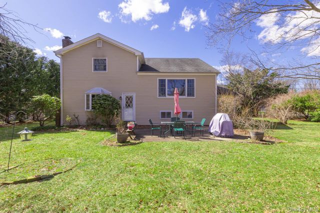 23 Village Lane, Hauppauge, NY 11788