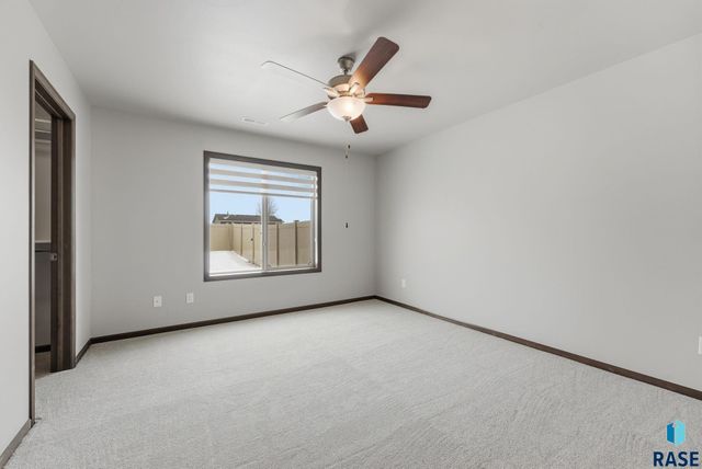 1107 S President Ct Court, Sioux Falls, SD 57106