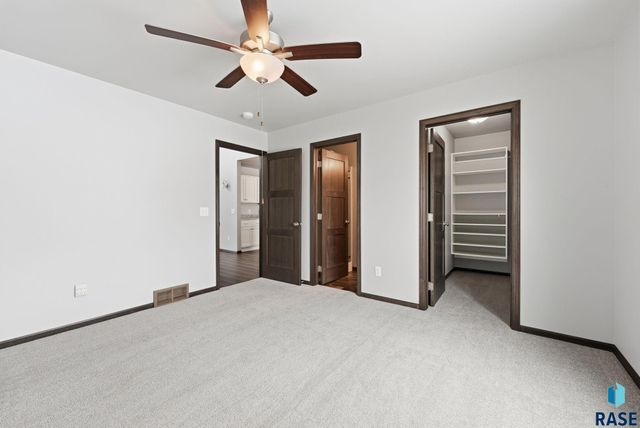 1107 S President Ct Court, Sioux Falls, SD 57106