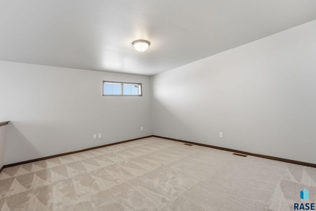 1107 S President Ct Court, Sioux Falls, SD 57106