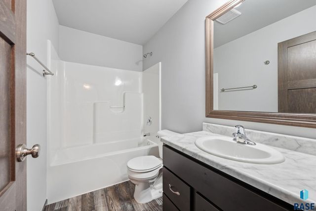 1107 S President Ct Court, Sioux Falls, SD 57106