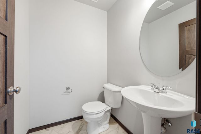 1107 S President Ct Court, Sioux Falls, SD 57106