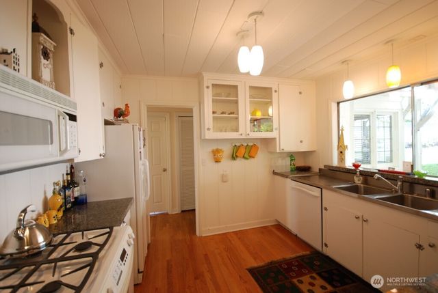 4610 Lake WA Boulevard NE, Kirkland, WA 98033
