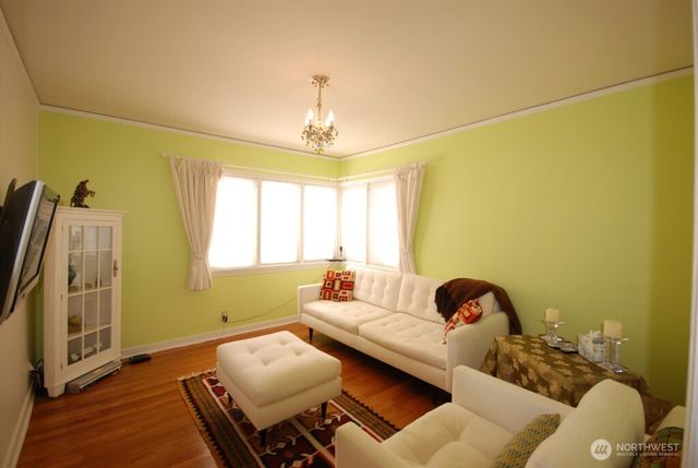 4610 Lake WA Boulevard NE, Kirkland, WA 98033