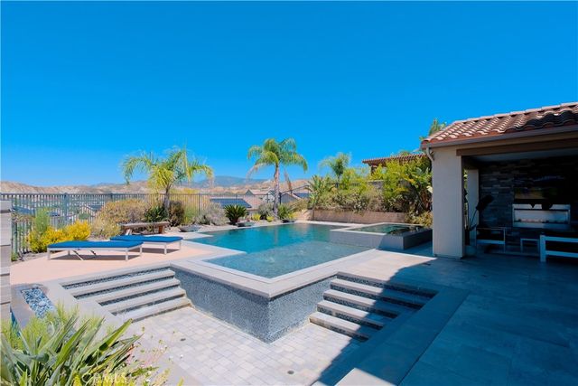 25172 Cypress Bluff Dr., Canyon Country, CA 91387