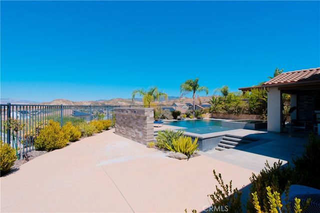 25172 Cypress Bluff Dr., Canyon Country, CA 91387