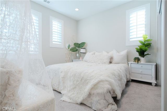 25172 Cypress Bluff Dr., Canyon Country, CA 91387