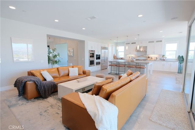 25172 Cypress Bluff Dr., Canyon Country, CA 91387