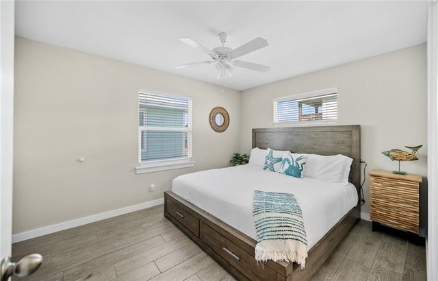 180 Paradise Pointe Dr, Port Aransas, TX 78373