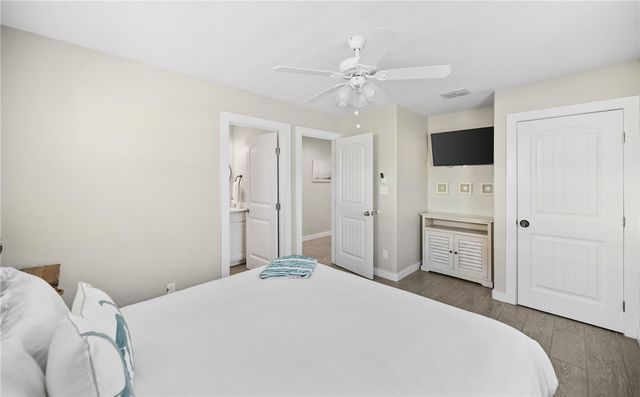 180 Paradise Pointe Dr, Port Aransas, TX 78373