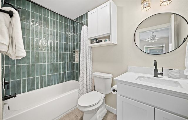 180 Paradise Pointe Dr, Port Aransas, TX 78373