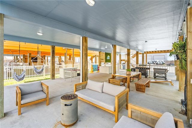 180 Paradise Pointe Dr, Port Aransas, TX 78373