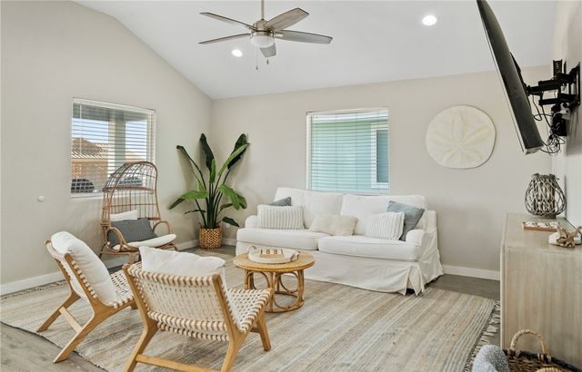 180 Paradise Pointe Dr, Port Aransas, TX 78373