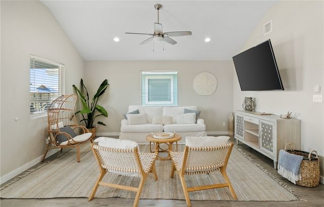 180 Paradise Pointe Dr, Port Aransas, TX 78373