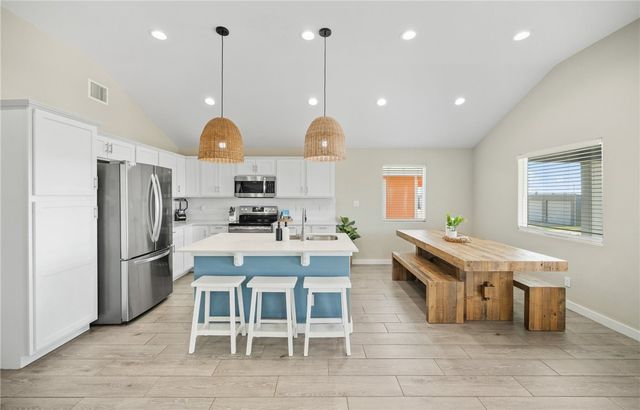 180 Paradise Pointe Dr, Port Aransas, TX 78373