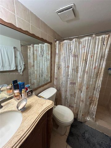 10284 NW 9th St Cir 204, Miami, FL 33172