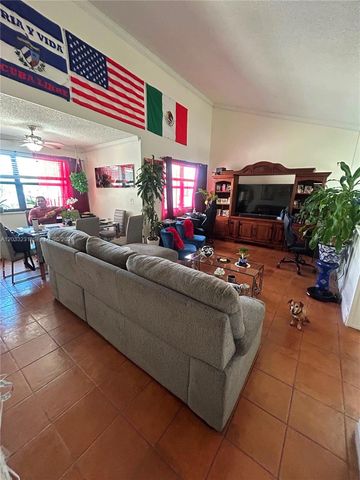 10284 NW 9th St Cir 204, Miami, FL 33172