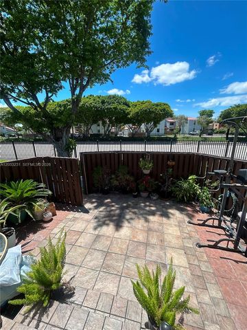 10284 NW 9th St Cir 204, Miami, FL 33172