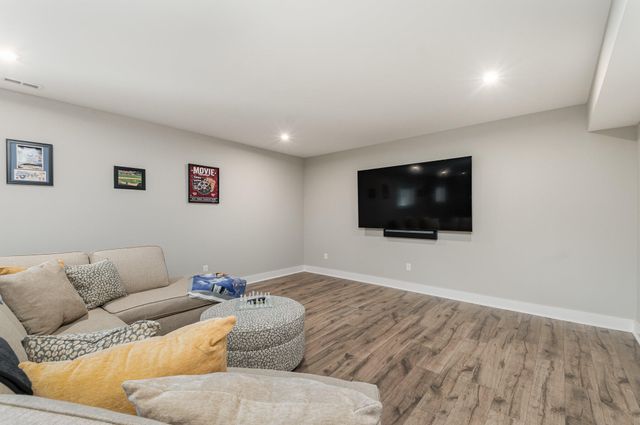 10900 Triple Crown Boulevard, Union, KY 41091