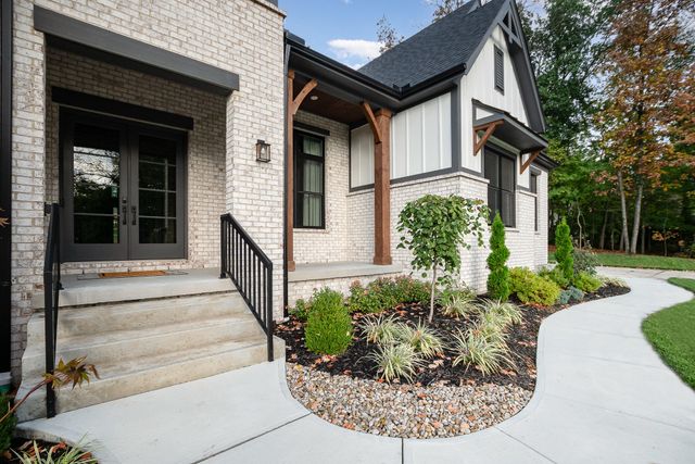 10900 Triple Crown Boulevard, Union, KY 41091