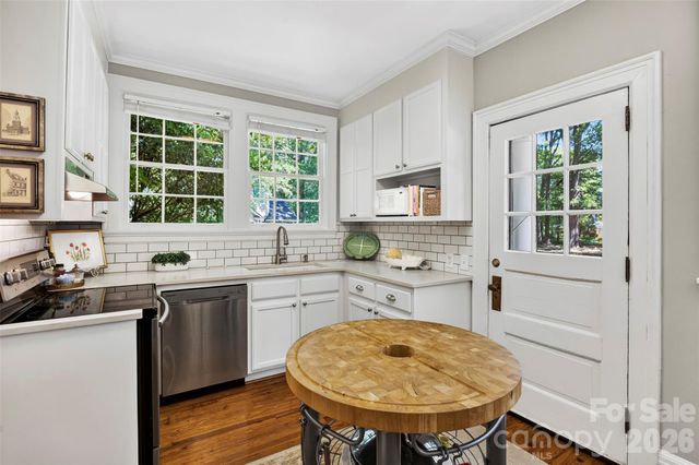 1211 S Belvedere Avenue, Gastonia, NC 28054