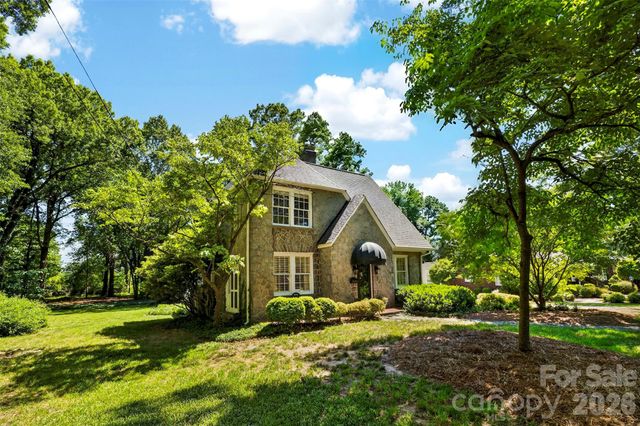 1211 S Belvedere Avenue, Gastonia, NC 28054