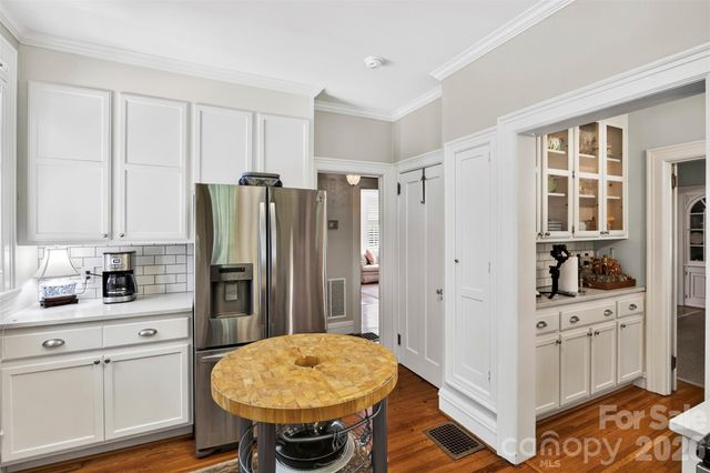 1211 S Belvedere Avenue, Gastonia, NC 28054