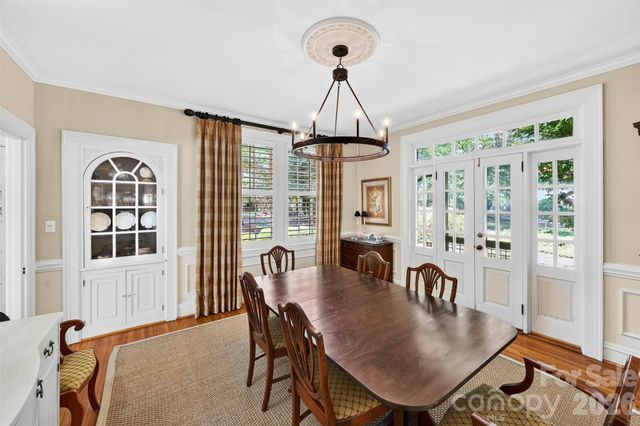 1211 S Belvedere Avenue, Gastonia, NC 28054
