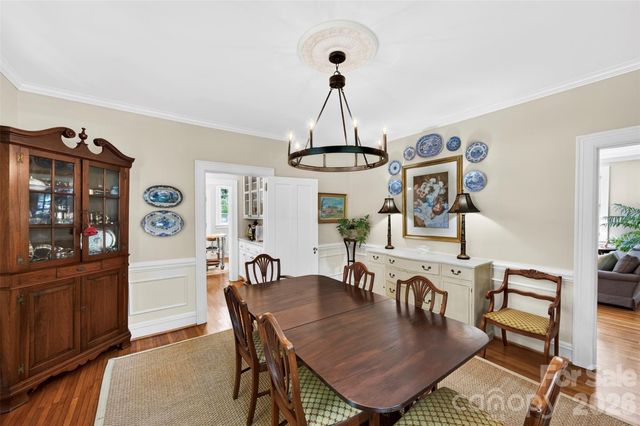 1211 S Belvedere Avenue, Gastonia, NC 28054