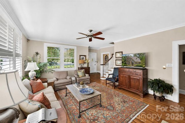1211 S Belvedere Avenue, Gastonia, NC 28054
