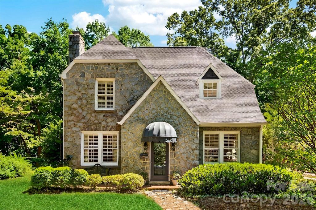 1211 S Belvedere Avenue, Gastonia, NC 28054