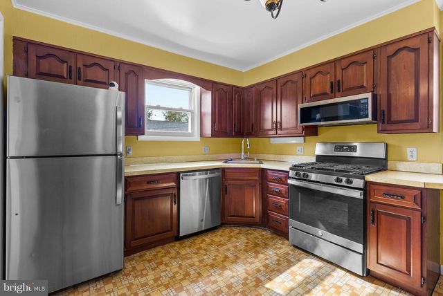 8700 50TH PL, College Park, MD 20740