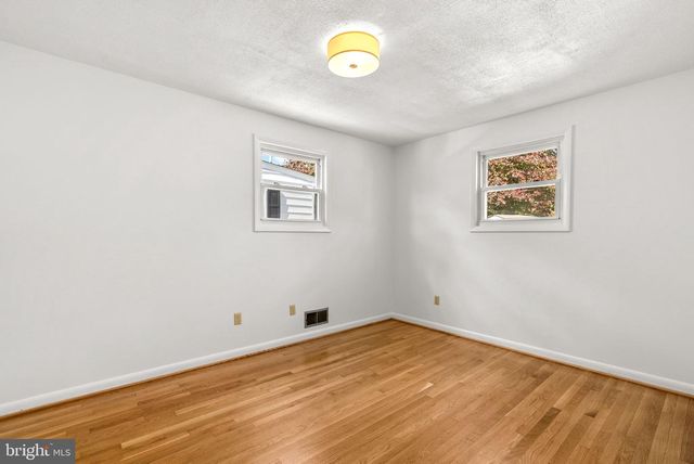 8700 50TH PL, College Park, MD 20740