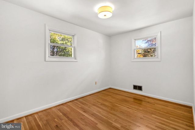 8700 50TH PL, College Park, MD 20740