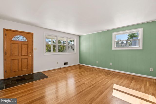 8700 50TH PL, College Park, MD 20740