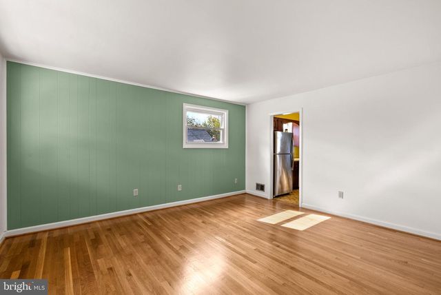 8700 50TH PL, College Park, MD 20740