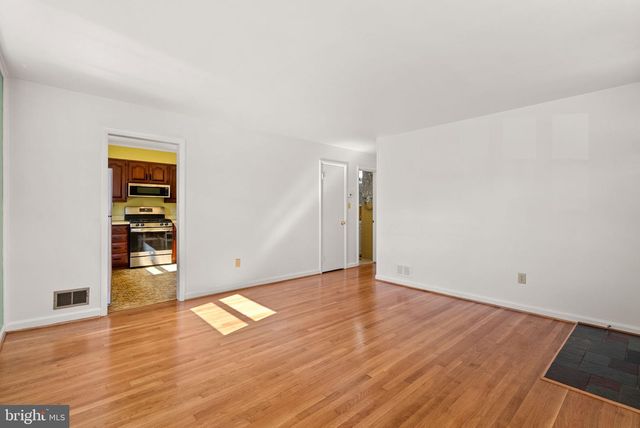 8700 50TH PL, College Park, MD 20740