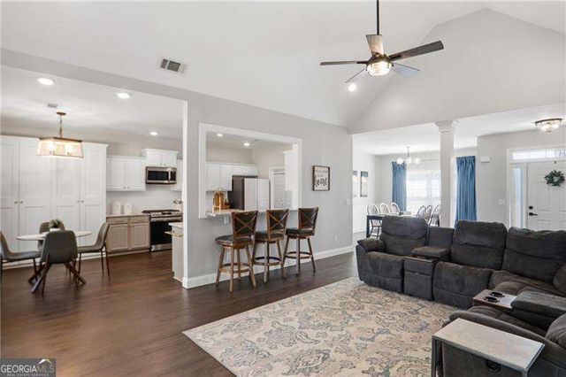 370 Olde Wick Trail, Hoschton, GA 30548