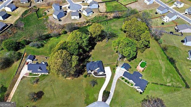 370 Olde Wick Trail, Hoschton, GA 30548