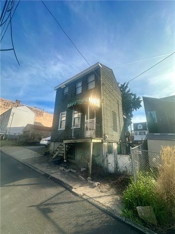 251 37th St, Lawrenceville, PA 15201