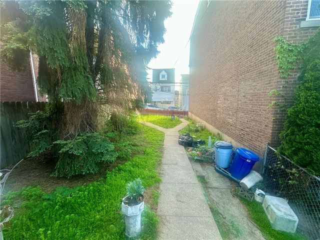 251 37th St, Lawrenceville, PA 15201