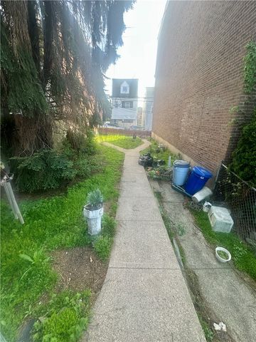 251 37th St, Lawrenceville, PA 15201