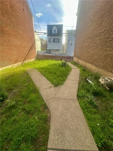 251 37th St, Lawrenceville, PA 15201